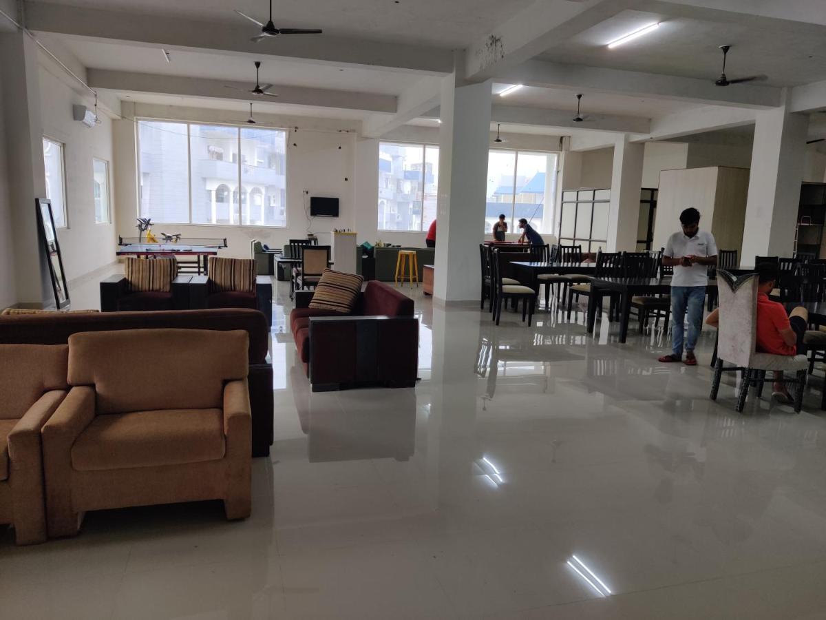 A Pousada Abuzz Oxfordcaps Imperial Heights Mussoorie Dehradun Exterior foto