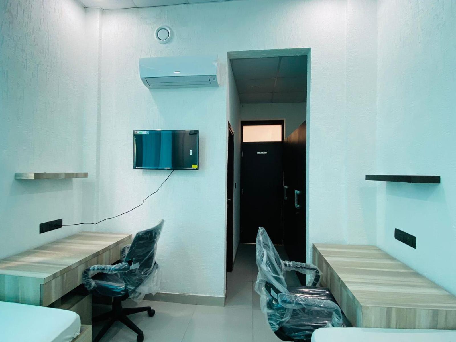 A Pousada Abuzz Oxfordcaps Imperial Heights Mussoorie Dehradun Exterior foto